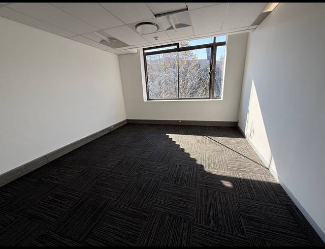 589M² OFFICE TO LET IN PARKTOWN